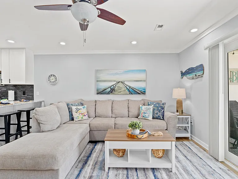 3600 Thomas Dr #D209 — Photo 4