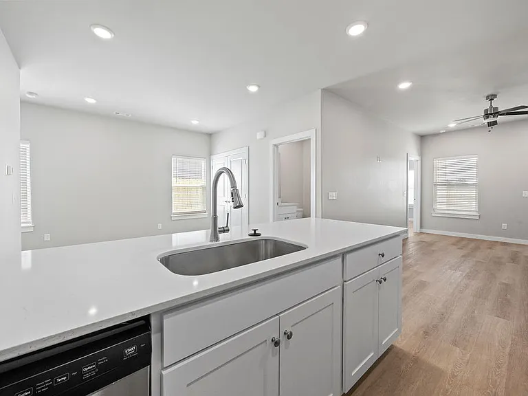 1506 SW Poigai Way #2 — Photo 8