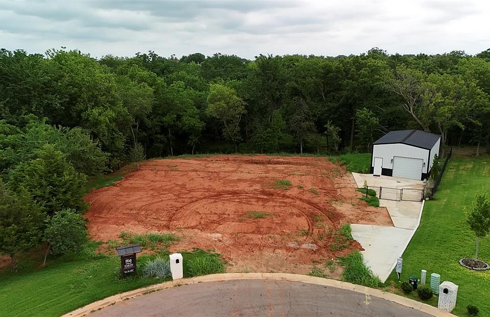 1st image of 14285 Fox Lair Ln