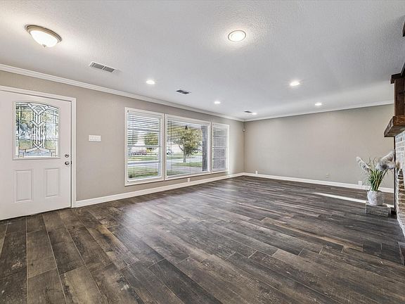 3rd image of 1205 Marine Dr