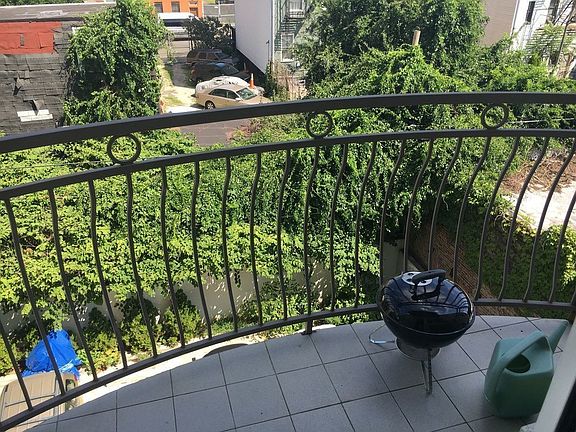 2nd image of 11 Meserole St APT 3E