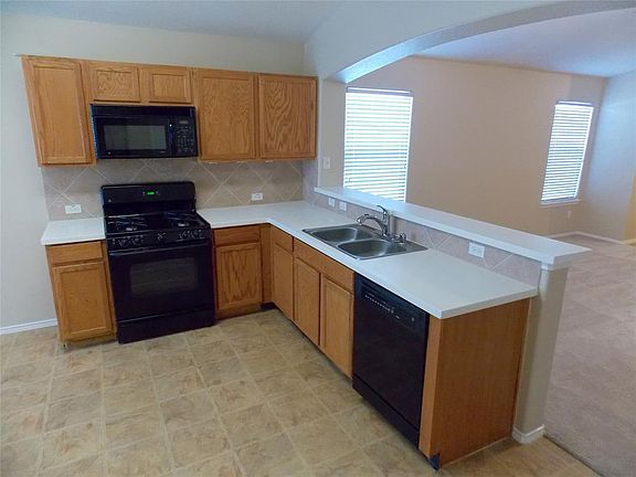 4th image of 9402 Shaded Pines Dr