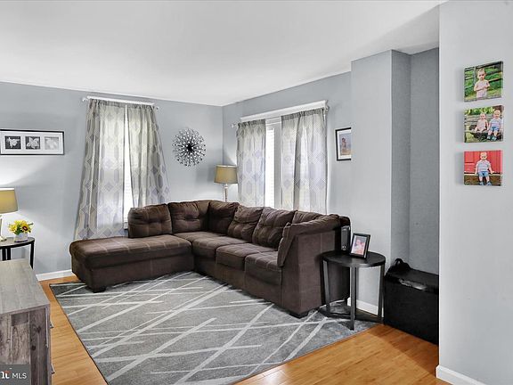 5th image of 738 Philadelphia Ave