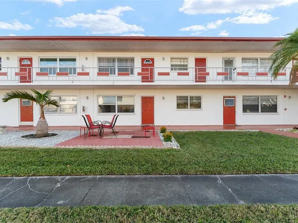 1950 58th Ave N APT 9, Saint Petersburg, FL 33714