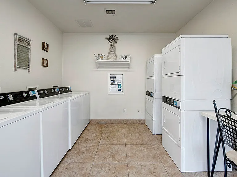 Riviera Apartments — Photo 13