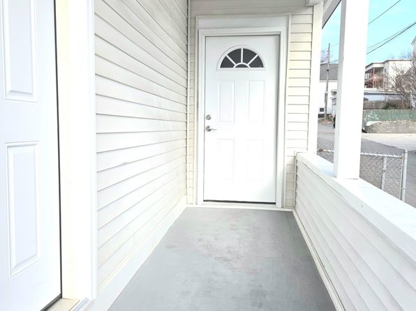 manchester-new-hampshire-95346584 picture