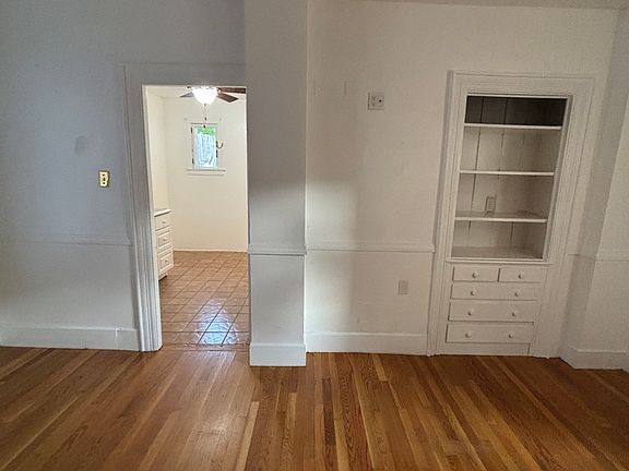 4th image of 219 Washington St APT 9