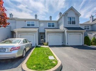 152 Windward Ct S, Port Jefferson, NY 11777
