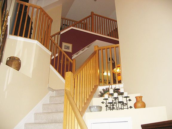 Dramatic 3-Story Foyer