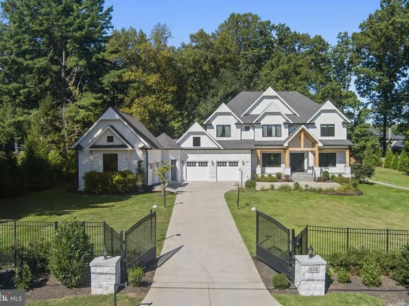 608 Walker Rd, Great Falls, VA 22066