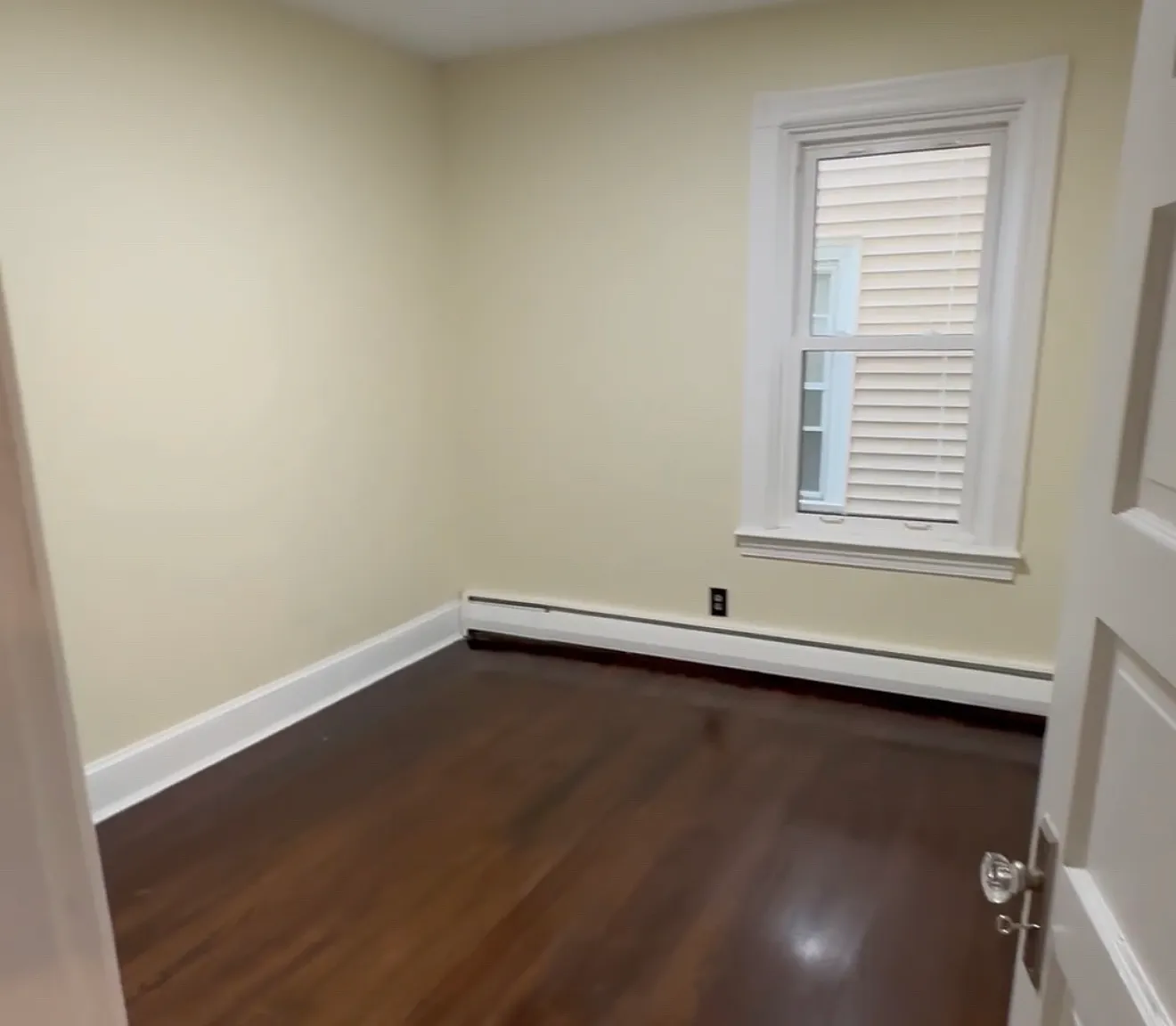 546 Hunt St — Photo 2