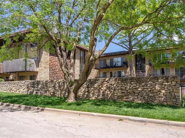 4511 Headwood Dr APT 102, Kansas City, MO 64111