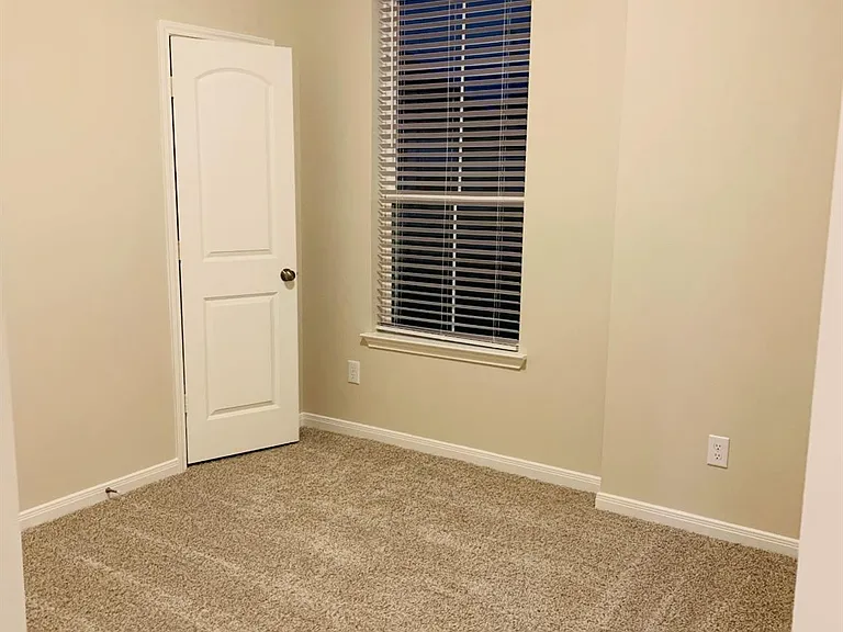 808 Fallbrook Dr — Photo 22
