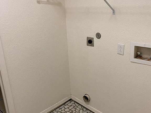 3rd image of 726 Hellenic Dr APT I