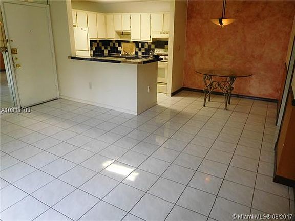 3rd image of 915 NE 199th St APT 102-15