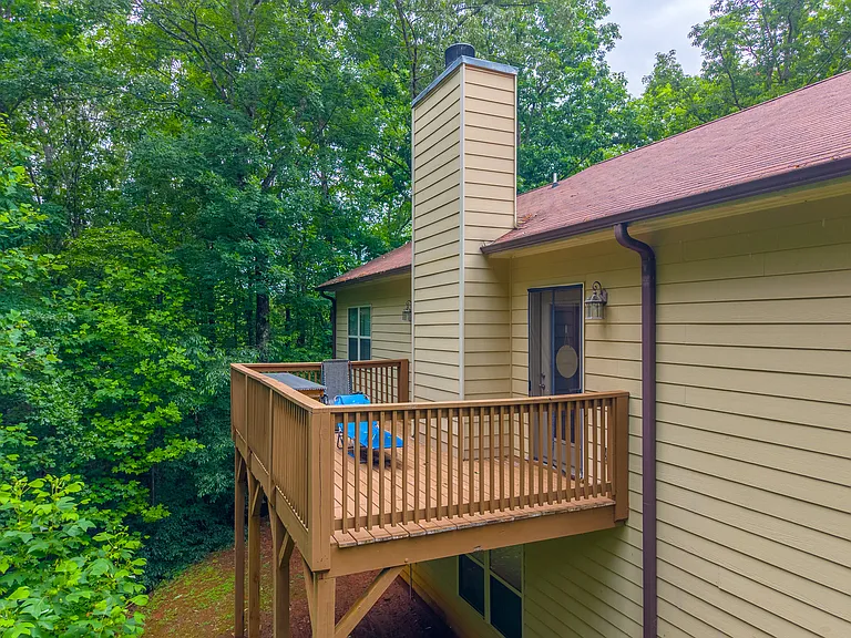 215 Oakridge Dr — Photo 7