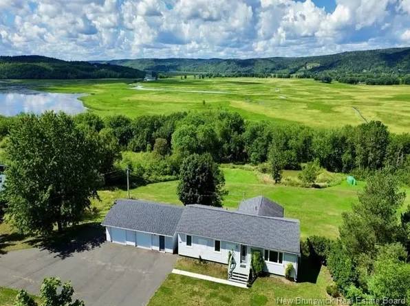 376 Kennebecasis River Rd, Hampton, NB E5N 6P3