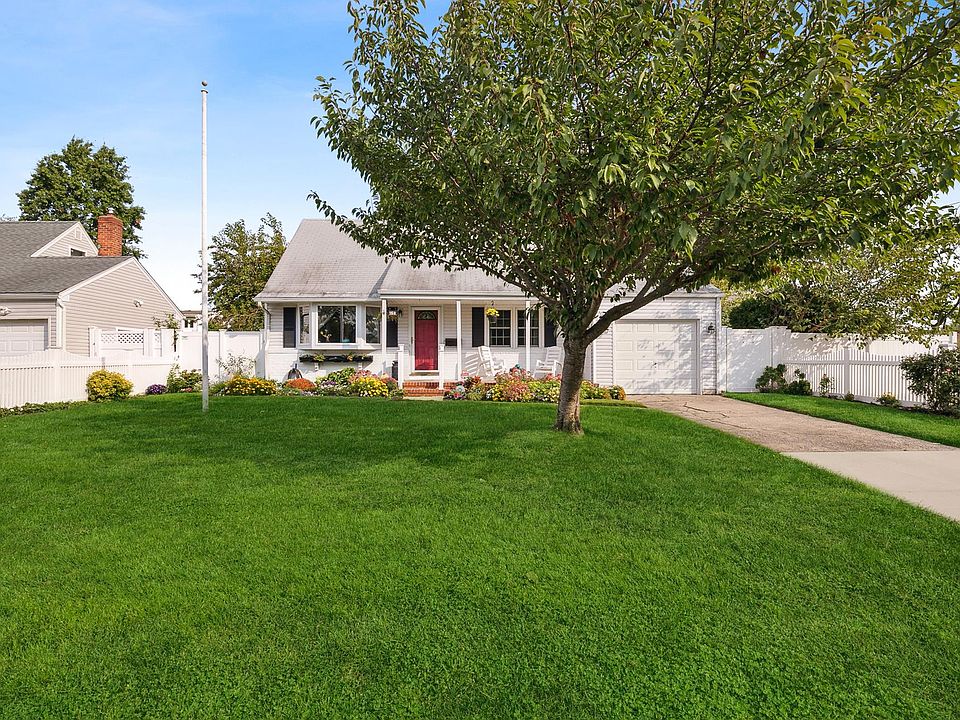 1st image of 153 Greenwood Dr