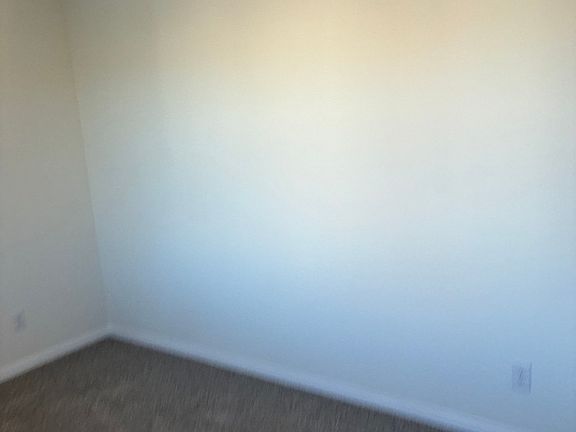 3rd image of 8074 Kings Guard St