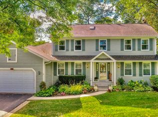 247 W Shore Dr, Grayslake, IL 60030