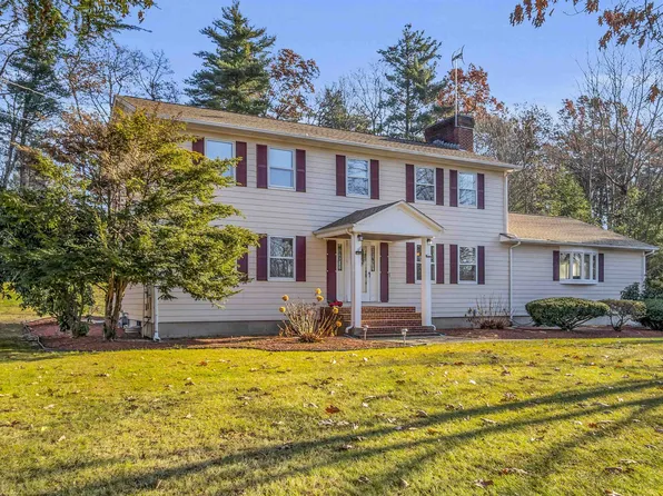 20 Robin Drive, Hudson, NH 03051