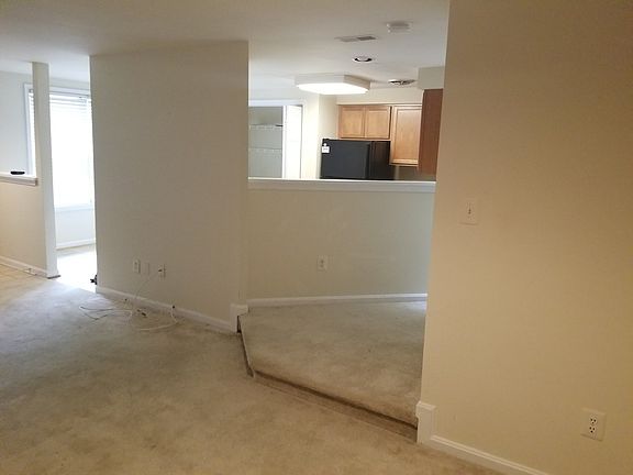 4th image of 19903 Drexel Hill Cir