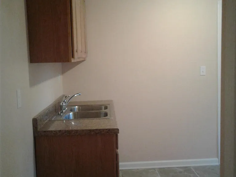 1726 Cottage Ave — Photo 7