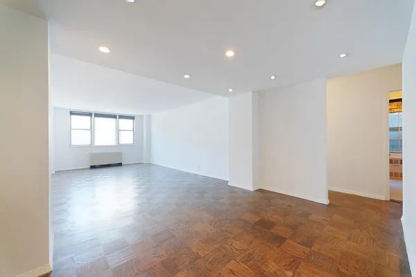 Sold by R New York | media 11