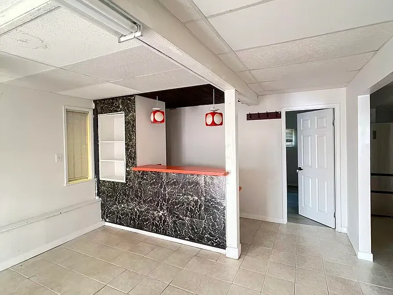 100 Sea Ave — Photo 6