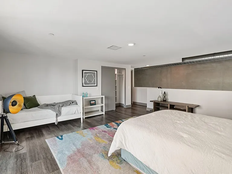 5100 Wilshire Blvd — Photo 124