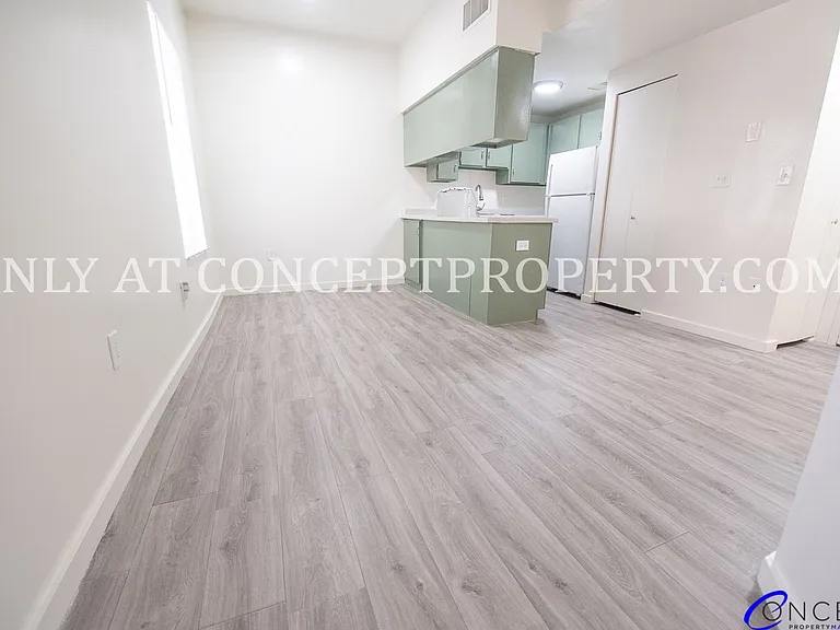 223 E 3rd Ave — Photo 57