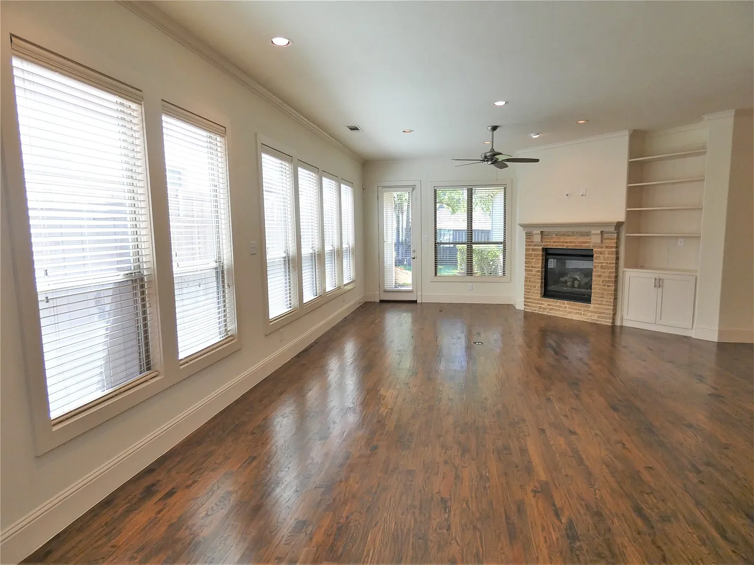 4 bed, 3.5 bath, 3154 sqft, $6,700 — Photo 3