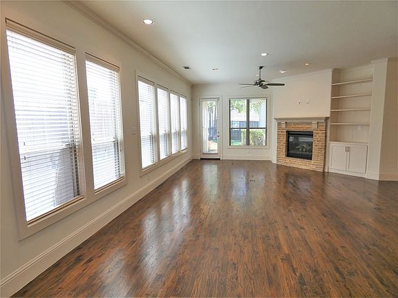 Living Room as you enter the property with beautiful hardwoods!