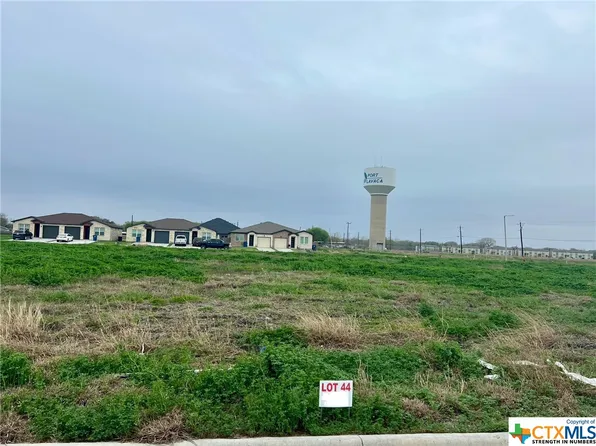 112 Carmine Ave, Port Lavaca, TX 77979