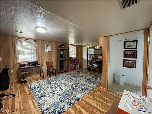 4th image of 200 Captain Ames Dr