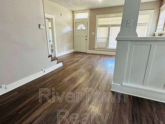 3rd image of 1585 Waverly Ave