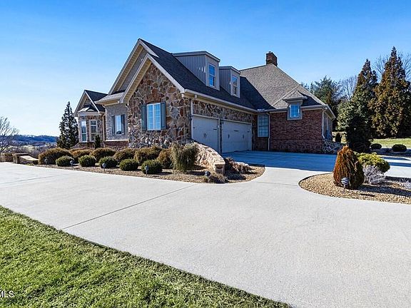 4th image of 16395 Ayres Ln