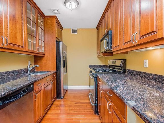 4th image of 3816 Waldo Ave APT 4B