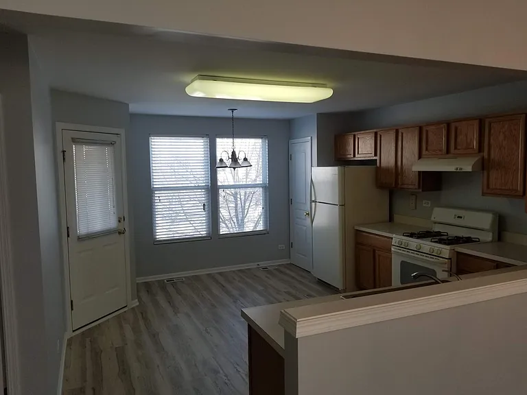 570 Conservatory Ln — Photo 18