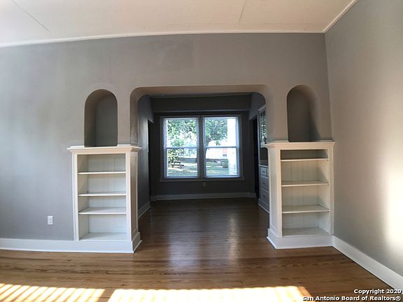 2nd image of 107 Willim St #1