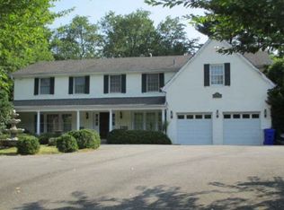 6911 Persimmon Tree Rd, Bethesda, MD 20817