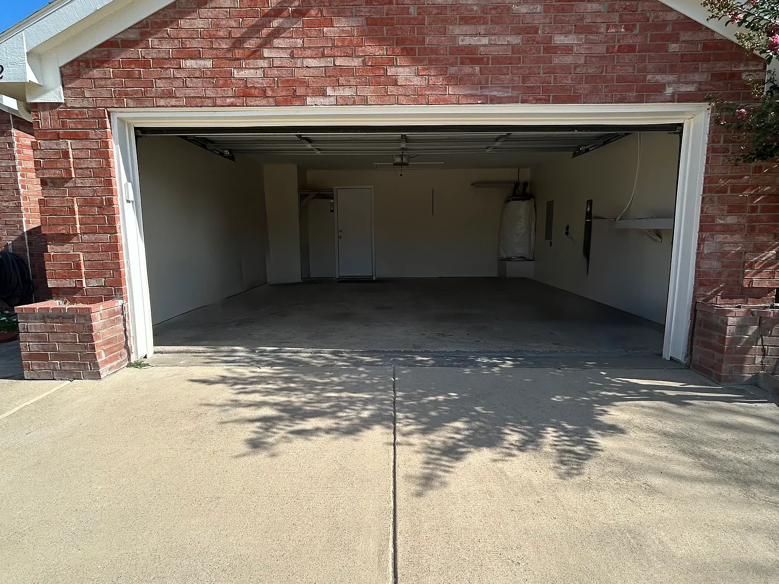 3 bed, 1539 sqft, $2,100 — Photo 2