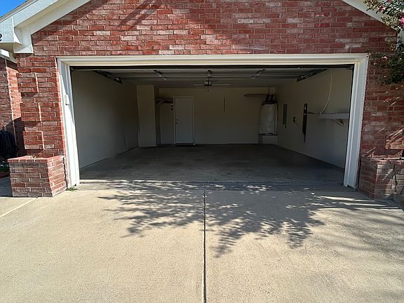 2nd image of 732 Bridle Trl
