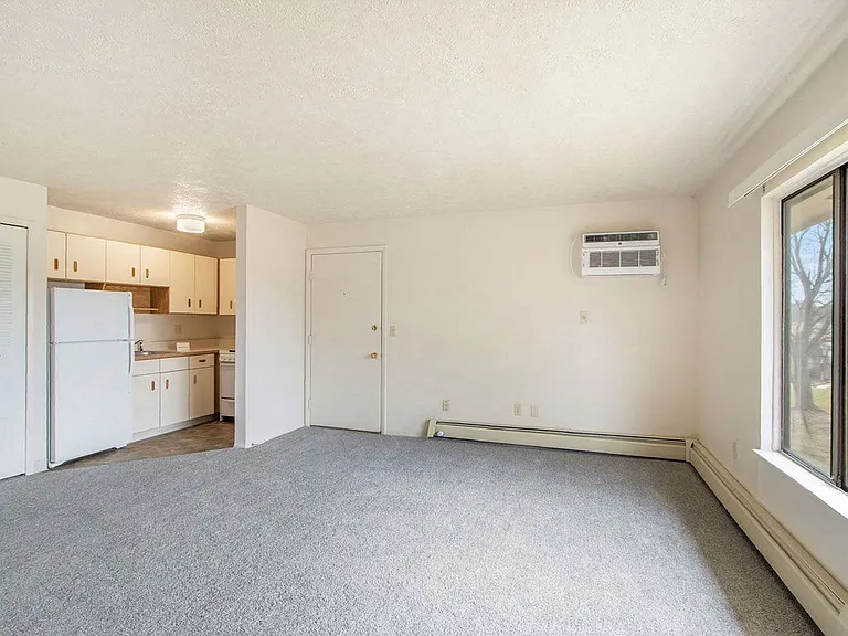 Wingate Apartments — Photo 10