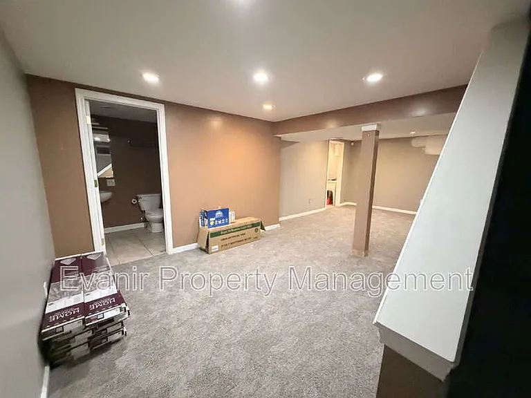 11884 Hamden Dr — Photo 7