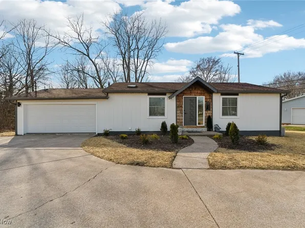 1066 N Main St, Amherst, OH 44001