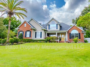 33721 Spring Dr, Leesburg, FL 34788