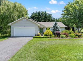 4 Orchard Pl, Weaverville, NC 28787