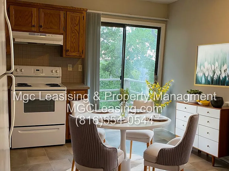 515 Sky Vue Dr — Photo 3