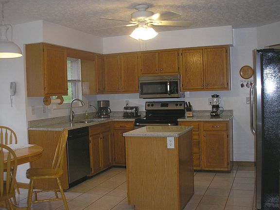 Kitchen with Granite